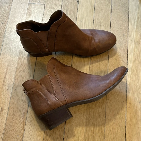 NWOT Circus by Sam Edelman Pent Ankle Booties in Brown - Picture 6 of 8